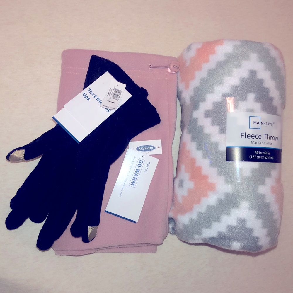 💝 Cozy Fleece Gift Bundle - Picture 1 of 5
